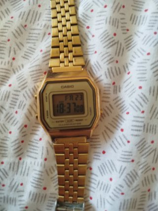 Reloj Casio Dorado