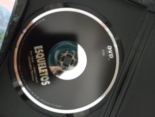 DVD Esqueletos (Suspense/Terror)