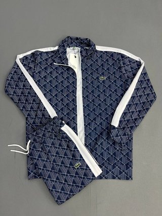 Conjunto deportivo Lacoste gris y blanco