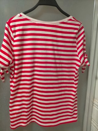 Camiseta Naf Naf Rayas Rojas y Flores