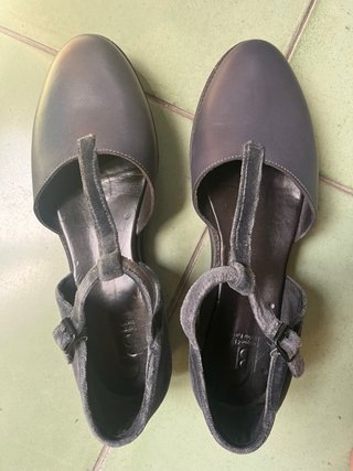 Zapatos Beatriz Furest grises