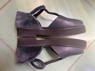 Zapatos Beatriz Furest grises