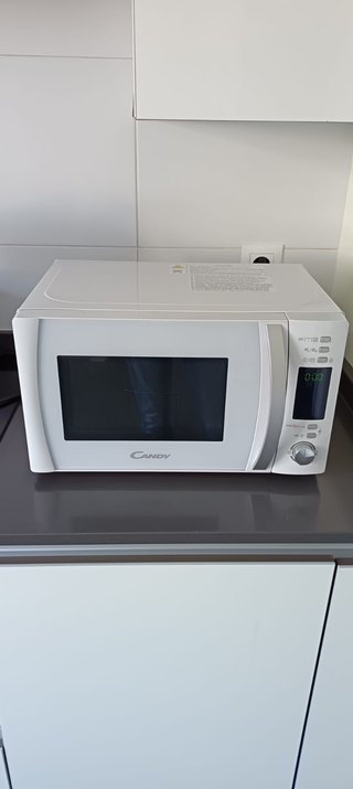 Microondas con Grill Candy ag720csz (CMXG20DW)