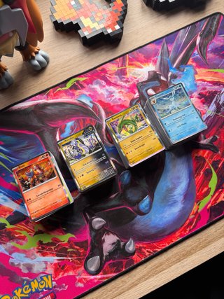 Pack 100 cartas Pokémon. 5 euros cada pack de 100