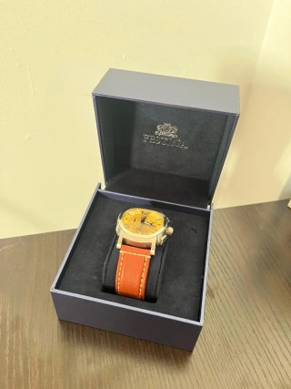 Reloj Festina Cronógrafo dorado y Marrón