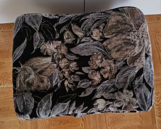Puff de almacenaje con estampado floral