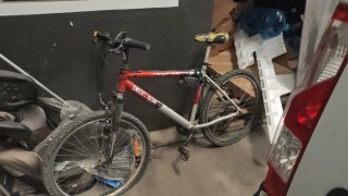 Bicicleta Decathlon Rockrider Roja.