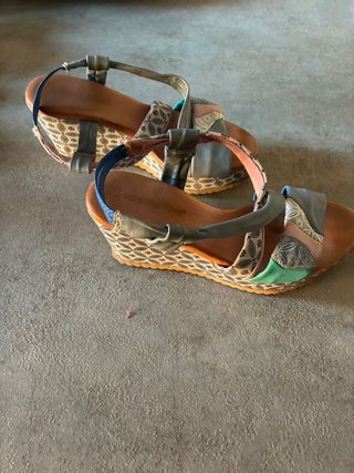 Sandalias de cuña multicolor