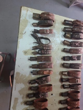 31 Cencerros Pequeños de Cuero