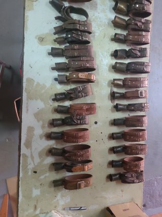 31 Cencerros Pequeños de Cuero
