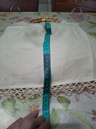 Borsa in lino artigianale con manici in bambù