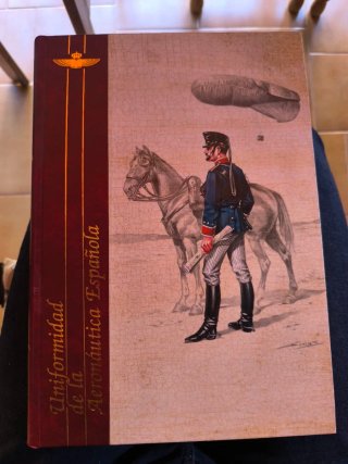 Lote de 2 libros  de temática aeronáutica