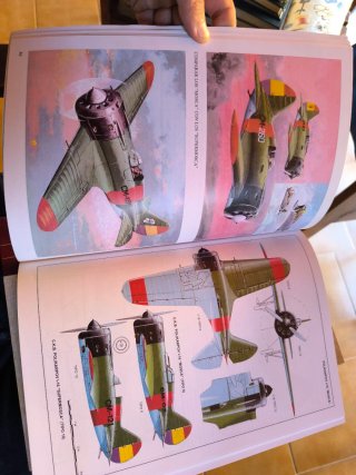 Lote de 2 libros  de temática aeronáutica