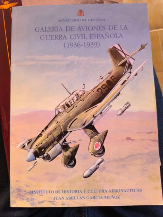 Lote de 2 libros  de temática aeronáutica