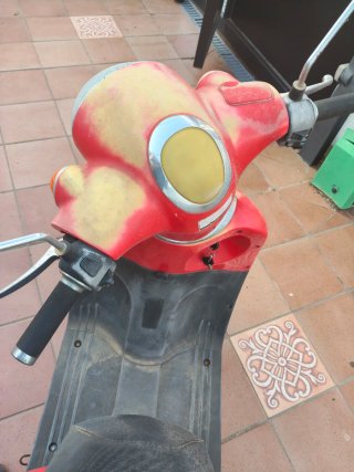 Daelim Besbi 125 Roja Scooter