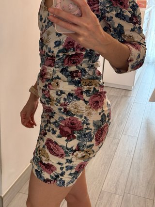Vestido Stradivarius floral talla M