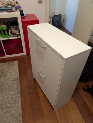 Zapatero madera blanco. Capacità per 10-12