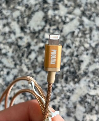 Cable USB Dorado iPhone Apple