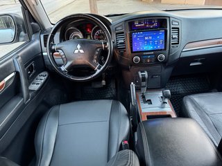Mitsubishi Montero 2008