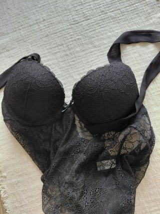 Body de encaje negro