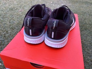 Zapatillas Nike Negras y Blancas