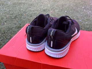 Zapatillas Nike Negras y Blancas