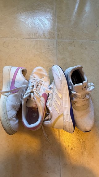 Deportivas Nike y Adidas Blancas Rosas