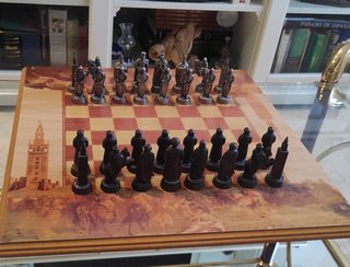 Juego de ajedrez completo con tablero.