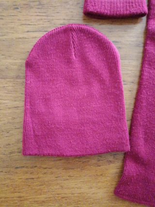 Conjunto gorro, guantes y bufanda burdeos