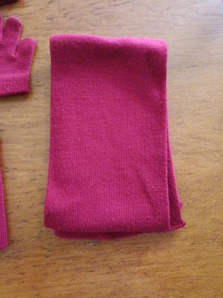 Conjunto gorro, guantes y bufanda burdeos