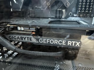 PC Gama alta RTX 5060 8 GB GDDR7, Ryzen 9, 32 RAM