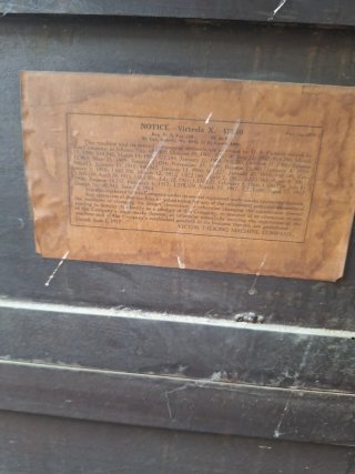 Toca discos antiguo de madera