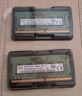 2x SK hynix 8GB DDR4 PC4-3200AA Módulos RAM