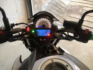 Kawasaki Naked Blanca y Negra ER6N 2016
