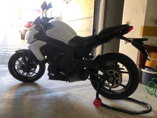 Kawasaki Naked Blanca y Negra ER6N 2016