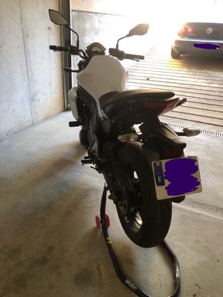 Kawasaki Naked Blanca y Negra ER6N 2016