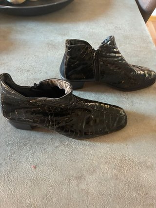 Botines negros efecto piel