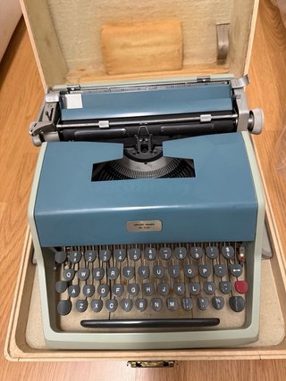 Máquina de escribir Olivetti Studio