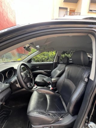 mitsubishi outlander  outlander  2011