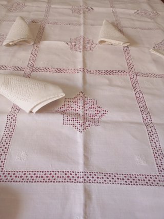 Mantelería Lagartera Bordada y Deshilada amano