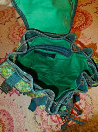 Mochila Mustang flores verde
