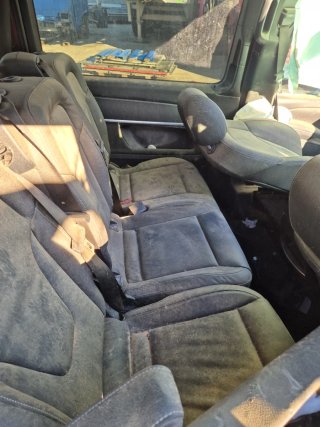 Mercedes V300d.
