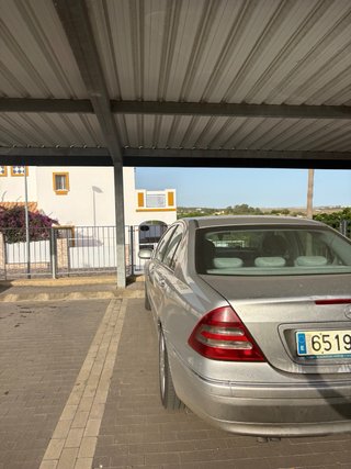 Mercedes-Benz Clase C 2001 automatico leer bien
