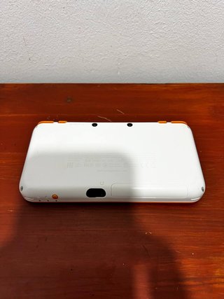 Nintendo 2DS XL Naranja y Blanco