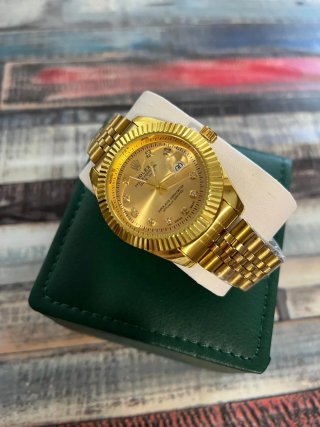 Reloj Dorado Nuevo