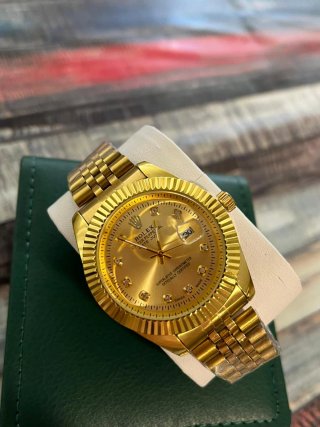 Reloj Dorado Nuevo