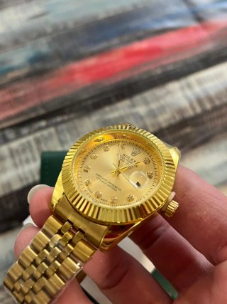 Reloj Dorado Nuevo