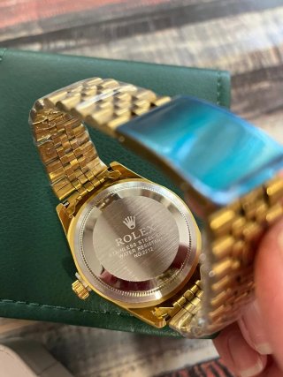 Reloj Dorado Nuevo