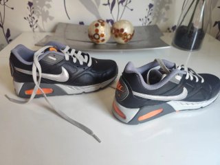 Zapatillas Nike Air Max Negras y Naranjas