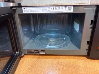 Microondas LG MH6032GAS Nuevo, con Grill .